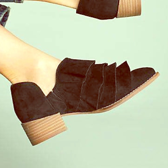Anthropologie Seychelles BLK Ruffle Ankle Slip-on 8.5 - Picture 4 of 6